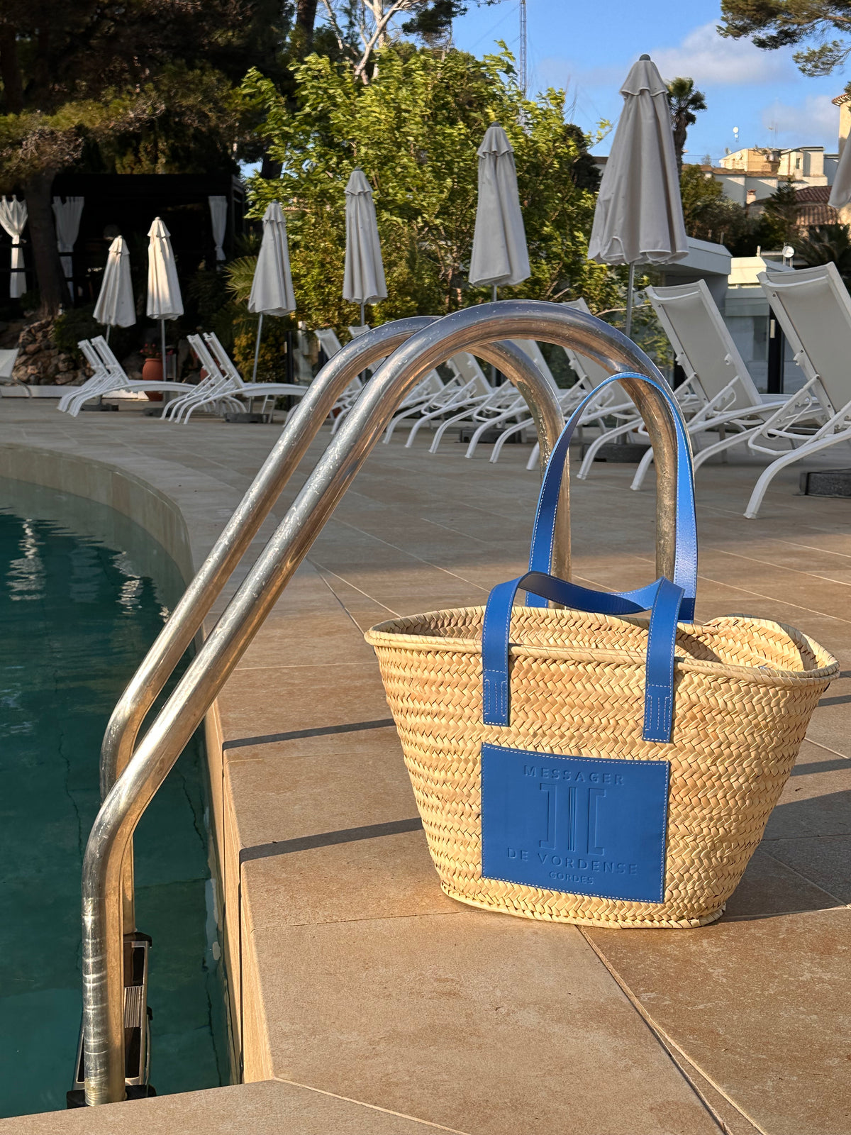 MAISON MESSAGER x MESSAGER de VORDENSE - Gordes Straw &amp; Leather Tote / Market / Beach Bag - Blue Azure Leather