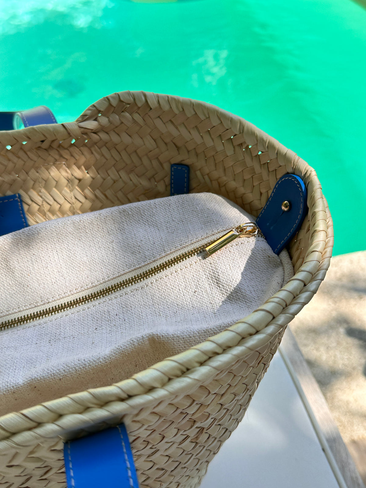 MAISON MESSAGER x MESSAGER de VORDENSE - Gordes Straw &amp; Leather Tote / Market / Beach Bag - Blue Azure Leather